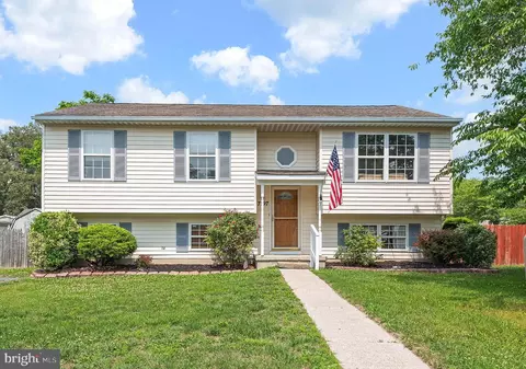 7797 Catherine Ave, Pasadena, MD 21122