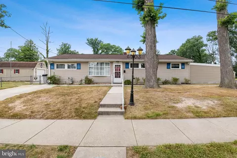 101 Buckingham Dr, Glen Burnie, MD 21061