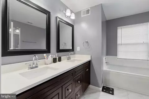 116 Rabbit Chase Dr, Laurel, MD 20724