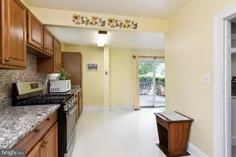 120 Lakeview Ave, Edgewater, MD 21037 photo 9