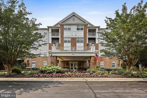 2604 Chapel Lake Dr #303, Gambrills, MD 21054
