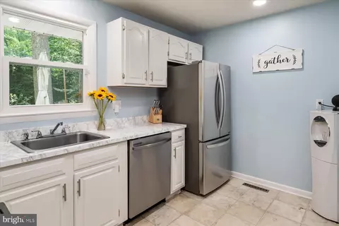 1161 Summit Dr, Annapolis, MD 21409 photo 9