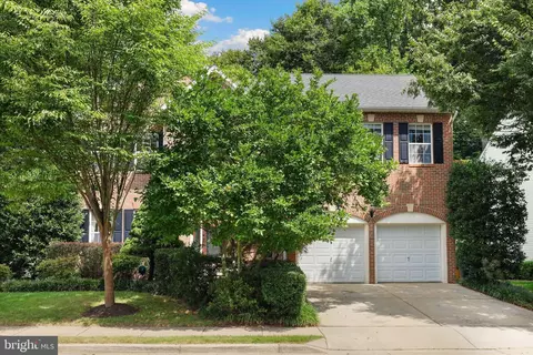 3012 Marsh Crossing Dr, Laurel, MD 20724 photo 2