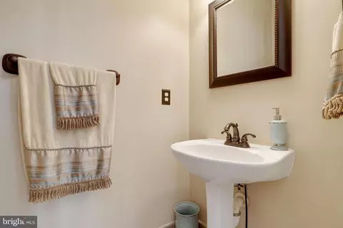 3012 Marsh Crossing Dr, Laurel, MD 20724 photo 18