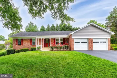 925 Decesaris Dr, Lothian, MD 20711