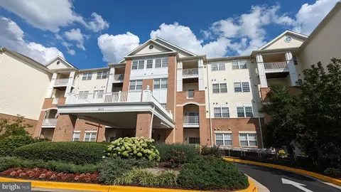 2605 Chapel Lake Dr #408, Gambrills, MD 21054