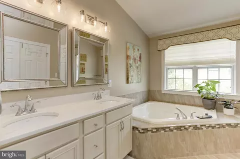7651 Elmcrest Rd, Hanover, MD 21076 photo 28