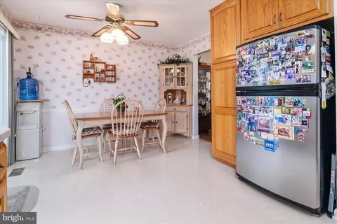 8439 Spring Rd, Pasadena, MD 21122 photo 27