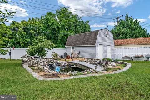 8439 Spring Rd, Pasadena, MD 21122 photo 5