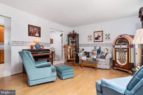 8439 Spring Rd, Pasadena, MD 21122 photo 23