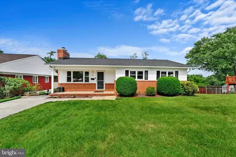 301 Regency Cir, Linthicum Heights, MD 21090