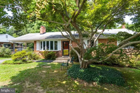 2015 Valley Rd, Annapolis, MD 21401