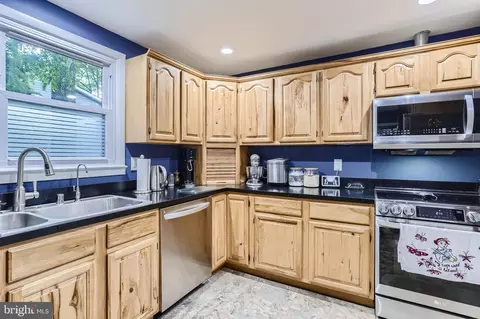 647 C St, Pasadena, MD 21122 photo 10