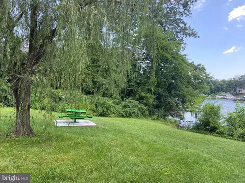 647 C St, Pasadena, MD 21122 photo 31