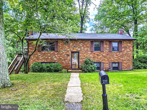 647 C St, Pasadena, MD 21122 photo 2