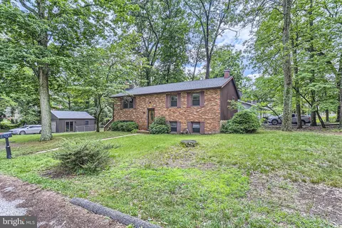647 C St, Pasadena, MD 21122 photo 3