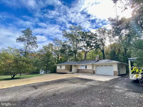 943 Forest Dr, Arnold, MD 21012