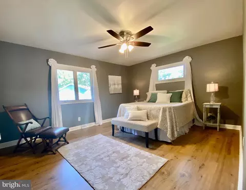 943 Forest Dr, Arnold, MD 21012 photo 3