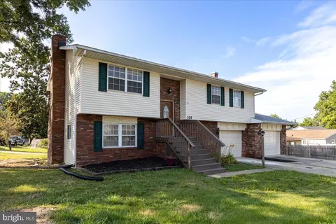 325 Londontown Rd, Edgewater, MD 21037