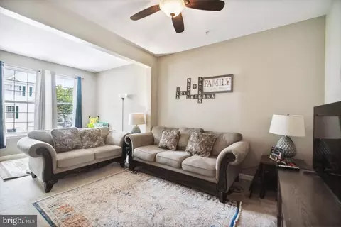 4127 Apple Leaf Ct, Pasadena, MD 21122 photo 3