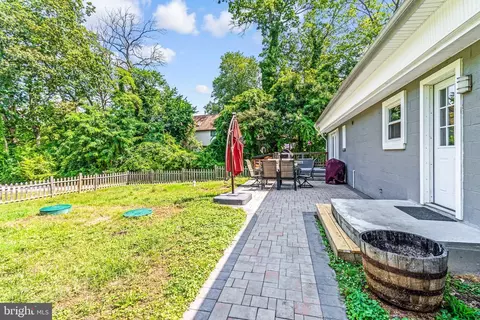 610 Laurel Dr, Pasadena, MD 21122 photo 17