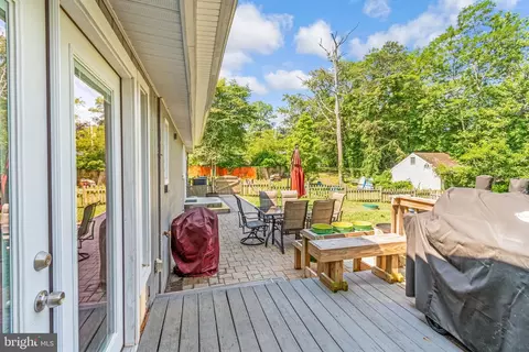 610 Laurel Dr, Pasadena, MD 21122 photo 16