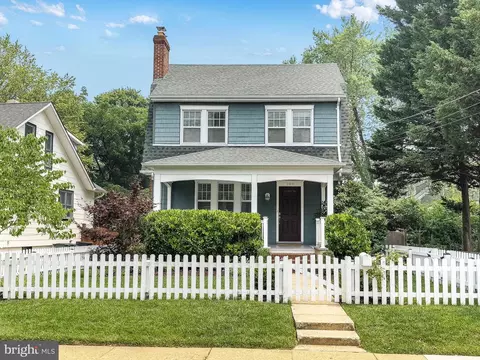 104 Tucker St, Annapolis, MD 21401
