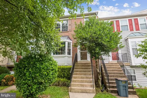 2461 Wentworth Dr, Crofton, MD 21114