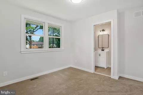7949 Central Rd, Pasadena, MD 21122 photo 15