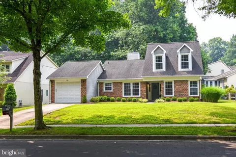 909 Mastline Dr, Annapolis, MD 21401