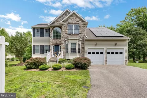 4010 Honeysuckle Dr, Edgewater, MD 21037