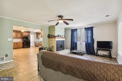 821 E Pasadena Rd, Pasadena, MD 21122 photo 15