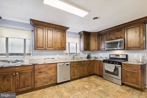 821 E Pasadena Rd, Pasadena, MD 21122 photo 16