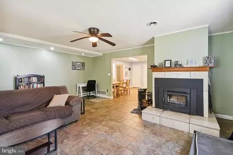 821 E Pasadena Rd, Pasadena, MD 21122 photo 14