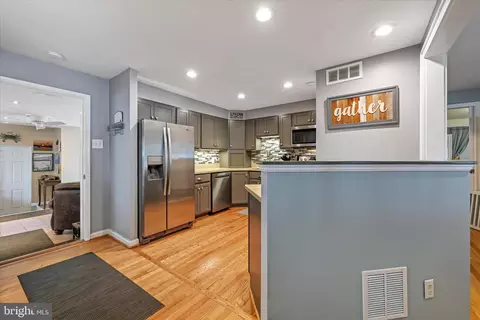 7544 Bratton Cir, Pasadena, MD 21122 photo 7