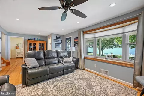 7544 Bratton Cir, Pasadena, MD 21122 photo 12