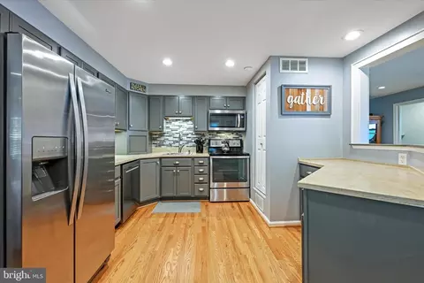 7544 Bratton Cir, Pasadena, MD 21122 photo 6