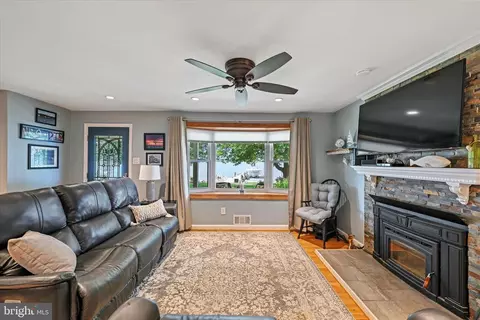 7544 Bratton Cir, Pasadena, MD 21122 photo 10