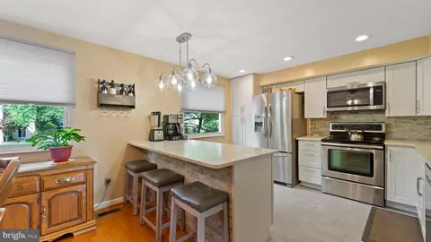 8031 Hadfield Ct, Pasadena, MD 21122 photo 3