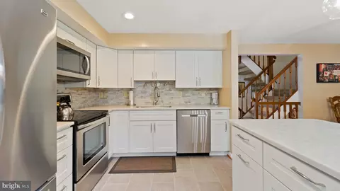 8031 Hadfield Ct, Pasadena, MD 21122 photo 4
