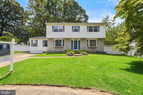 359 Roxbury Gln, Glen Burnie, MD 21061