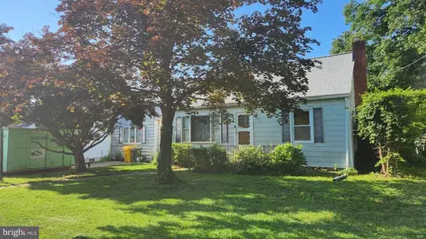 19 Bon Air Ave, Brooklyn, MD 21225