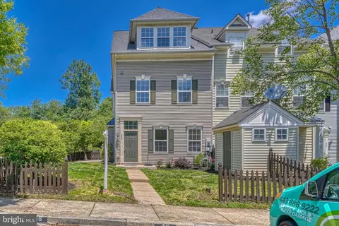 826 Estuary Dr, Odenton, MD 21113
