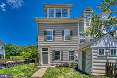 826 Estuary Dr, Odenton, MD 21113 photo 2