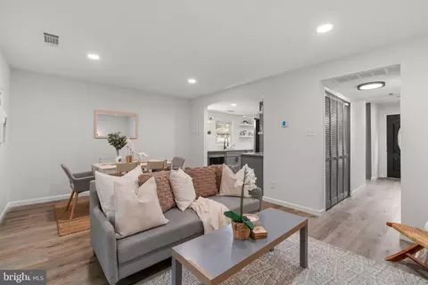 140 Dunlap Rd, Pasadena, MD 21122 photo 17