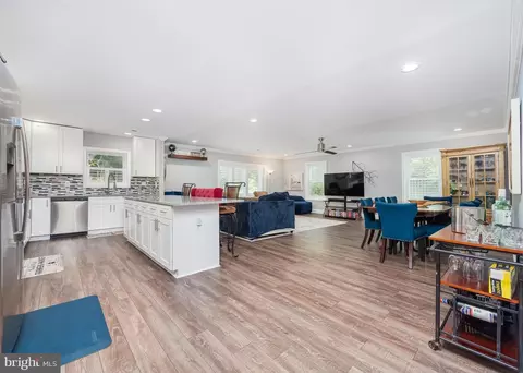 Dining - 757 Central Ave E, Edgewater, MD 21037 photo 1 of 2