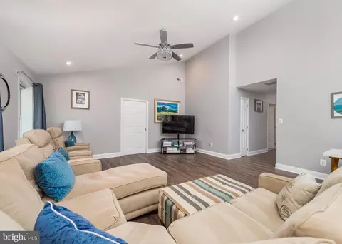 Living - 757 Central Ave E, Edgewater, MD 21037 photo 4 of 5