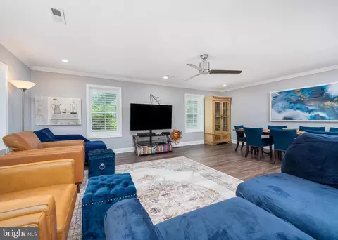 Living - 757 Central Ave E, Edgewater, MD 21037 photo 2 of 5