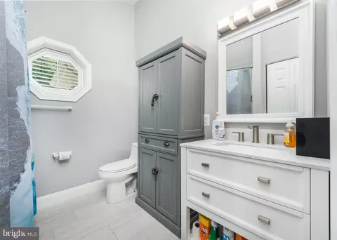 Bath - 757 Central Ave E, Edgewater, MD 21037 photo 1 of 3