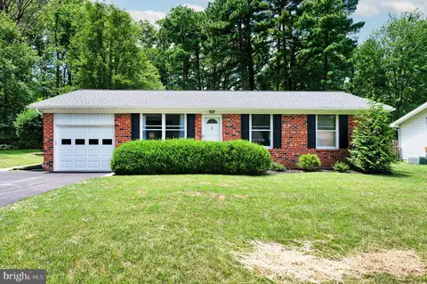 7040 Dover Ave, North Beach, MD 20714